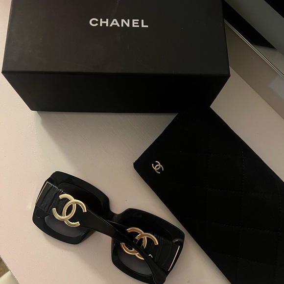 Authentic acetate& calfskin Chanel sunglasses - Picture 1 of 6
